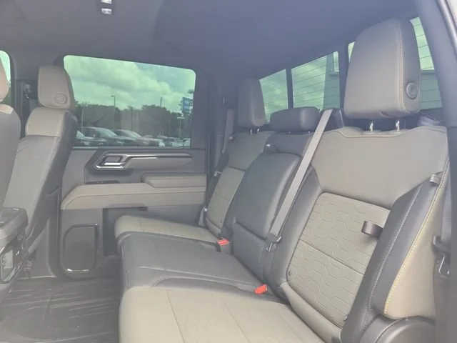 2025 Chevrolet Silverado 2500HD ZR2 - Photo 21