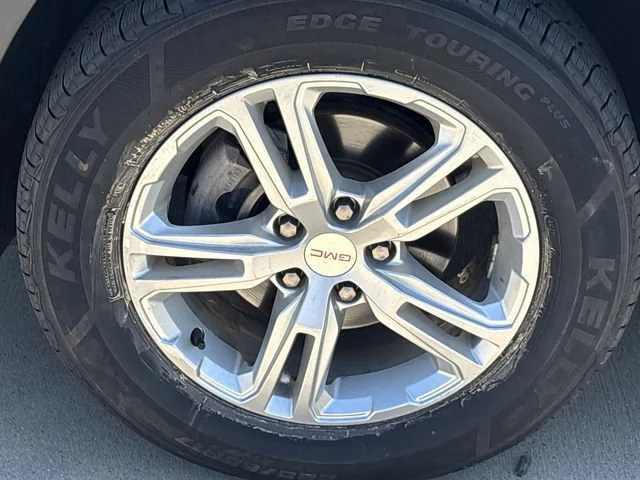 Used 2023 Summit White GMC SLE image 10