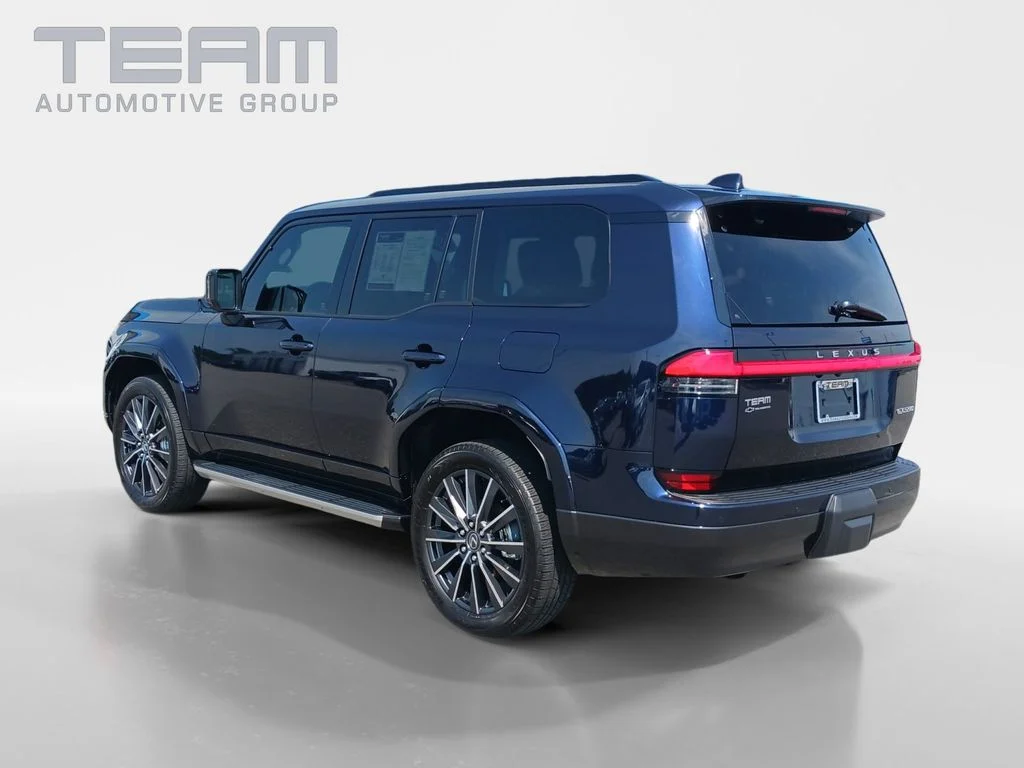 Used 2025  Lexus 550 Luxury image 5