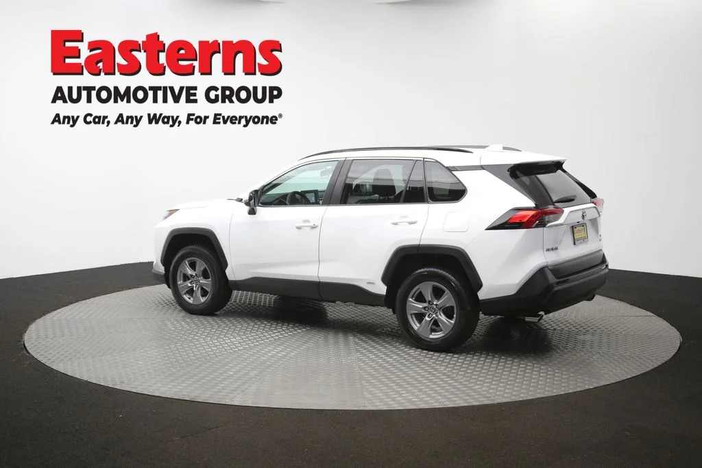 Used 2022 White Toyota XLE image 62
