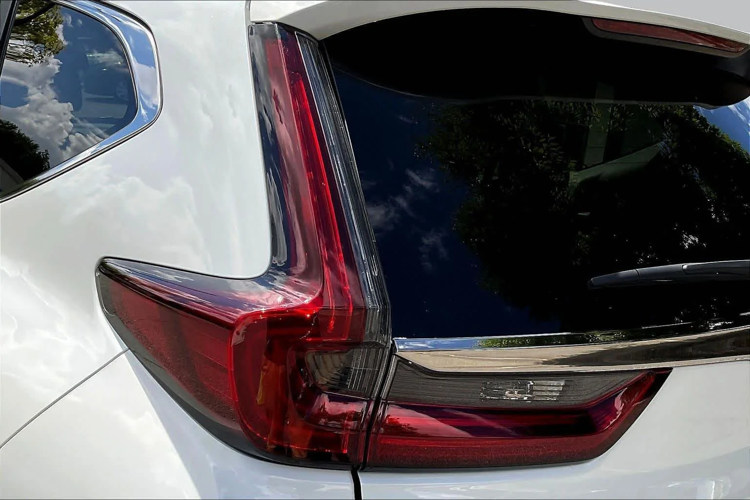 Used 2022 Platinum White Pearl Honda EX-L image 29