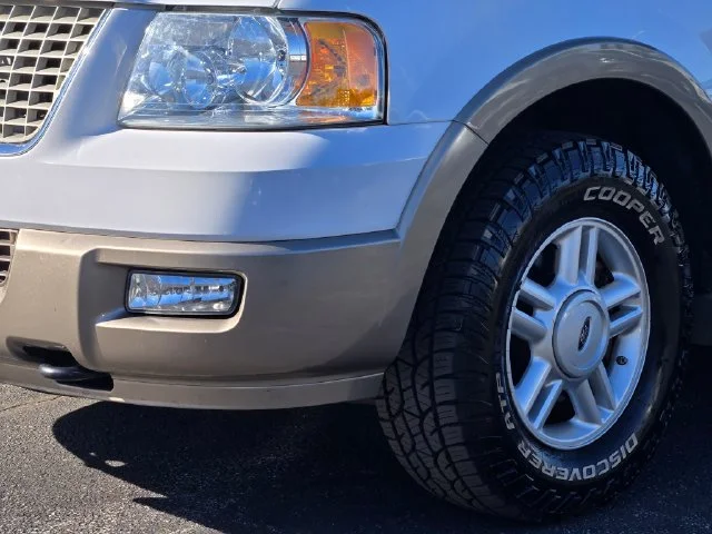 Used 2004 White Ford Eddie Bauer image 2