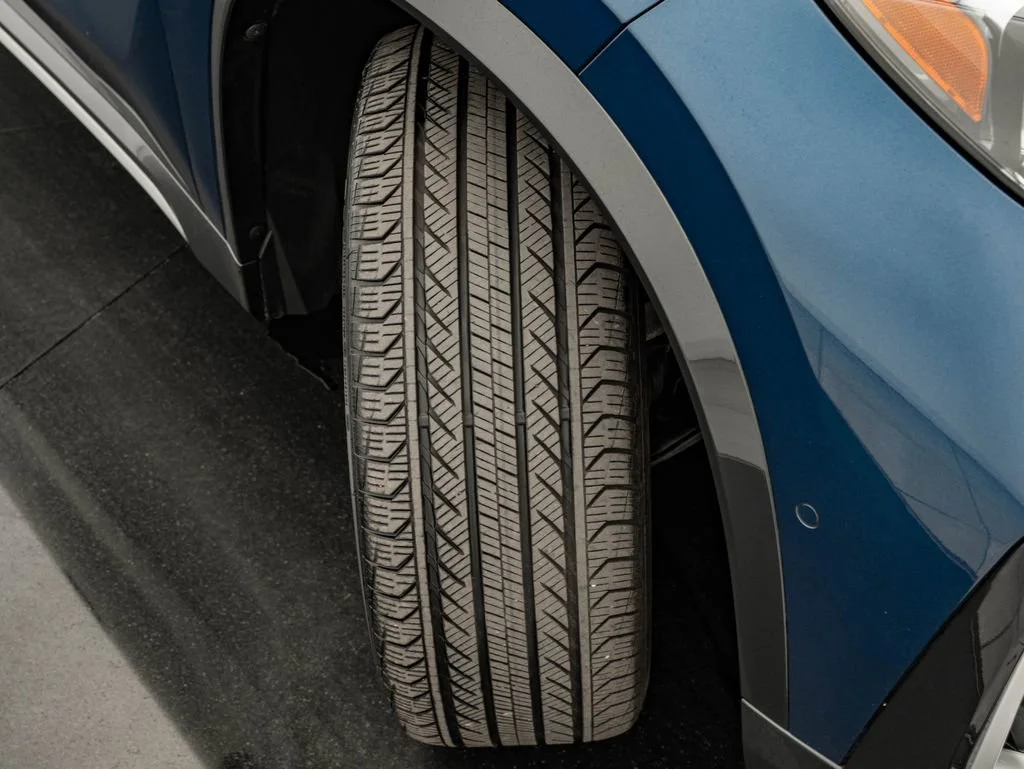 Used 2025 Blue Metallic BMW xDrive28i image 40