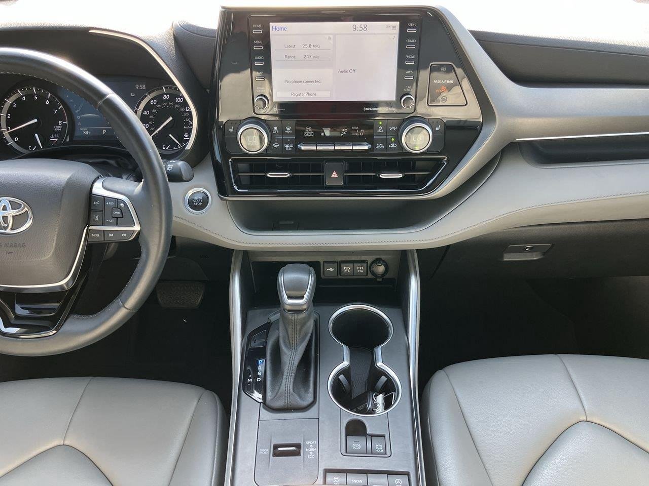 Used 2021 Gray (Magnetic Gray Metallic) Toyota XLE image 17