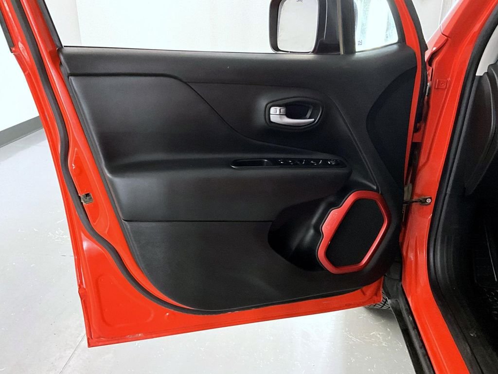 Used 2021 Orange Jeep Trailhawk image 9