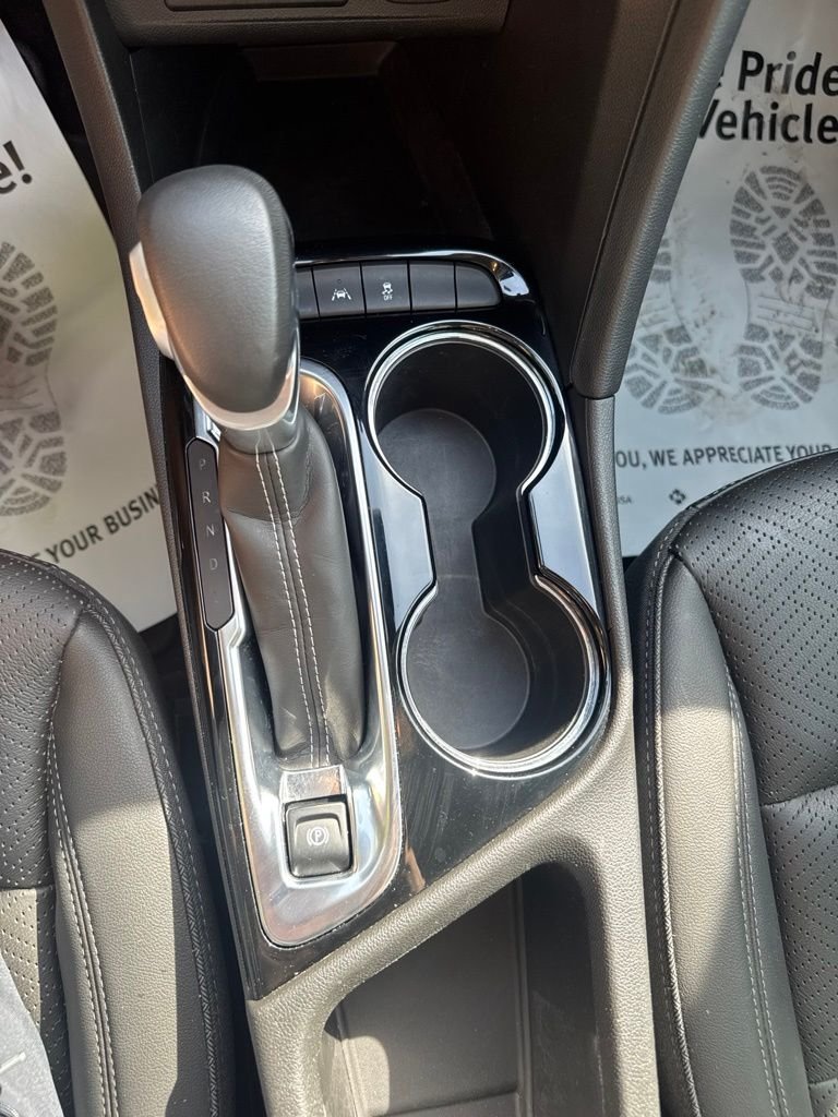 Used 2023 White Frost Buick Essence image 18