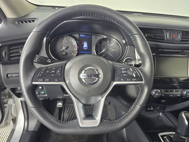 Used 2020 Brilliant Silver Metallic Nissan SV image 18
