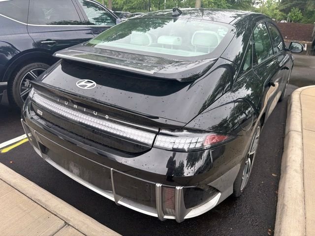 Used 2024 Onyx Black Hyundai Limited image 9