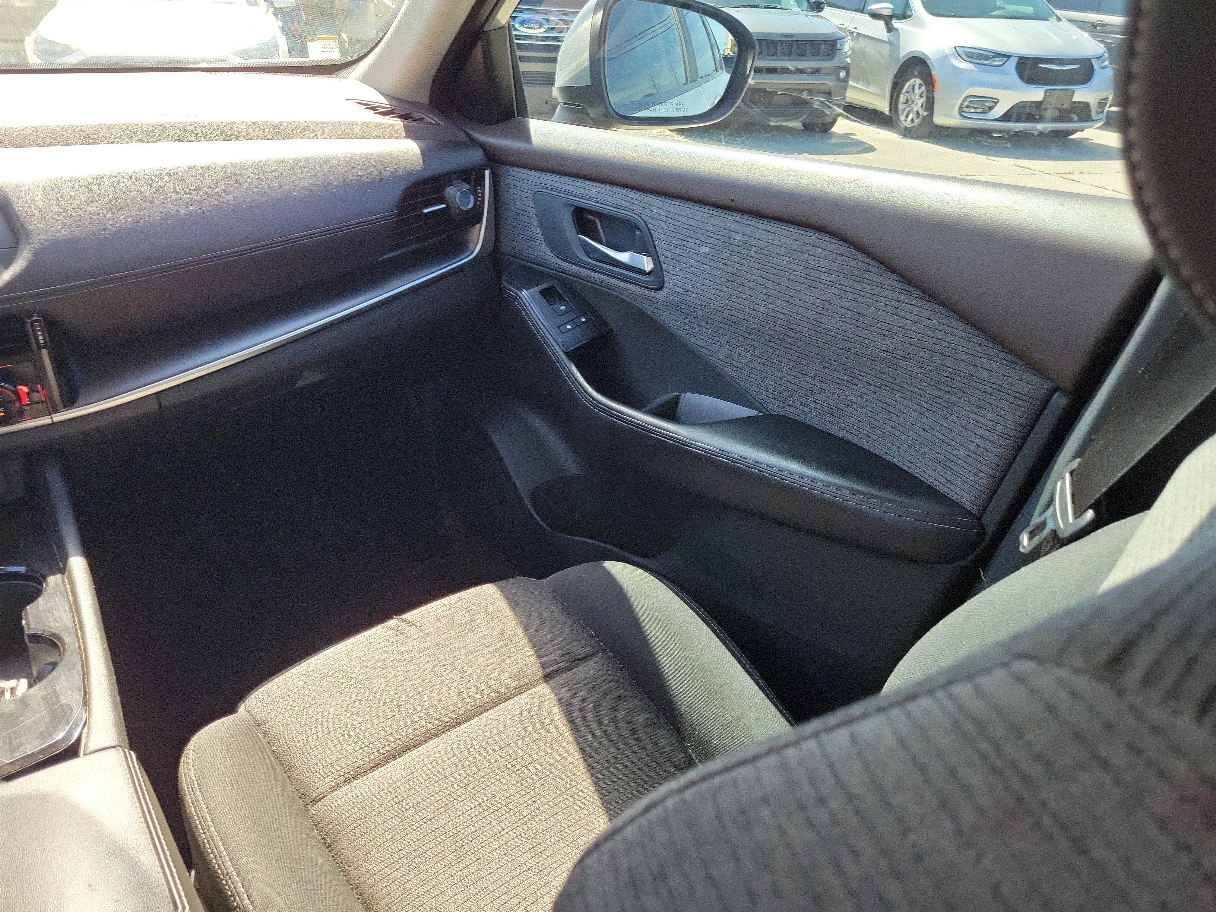 Used 2023 Brilliant Silver Metallic Nissan SV image 17