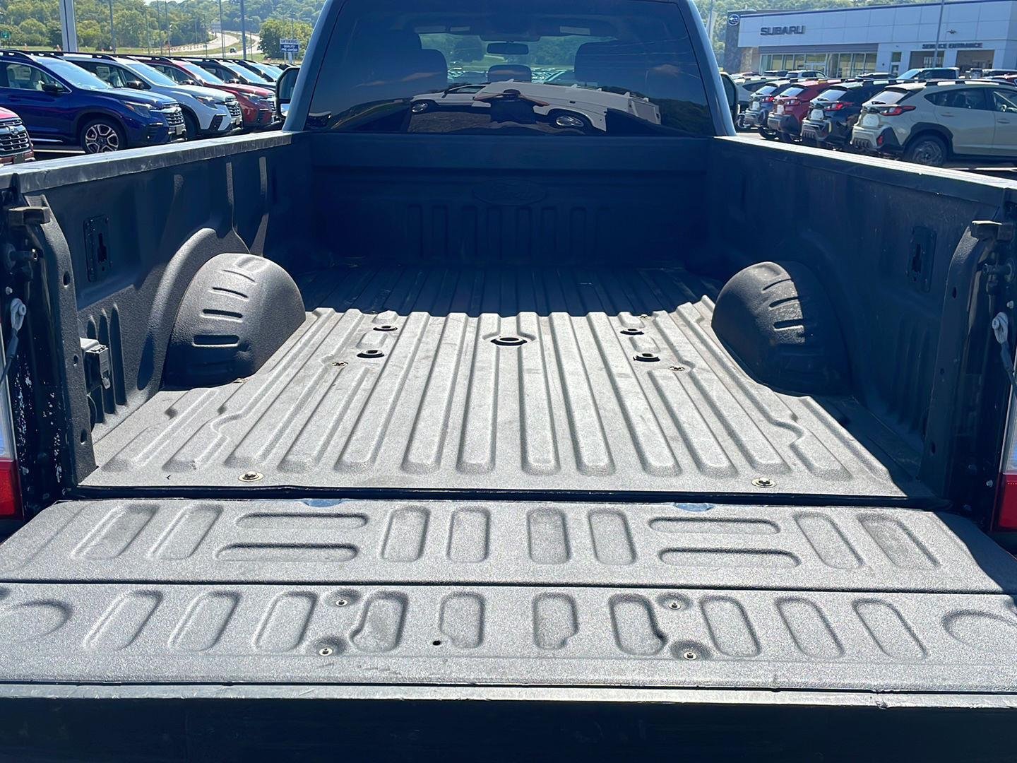 Used 2019 Agate Black Metallic Ford XLT image 27