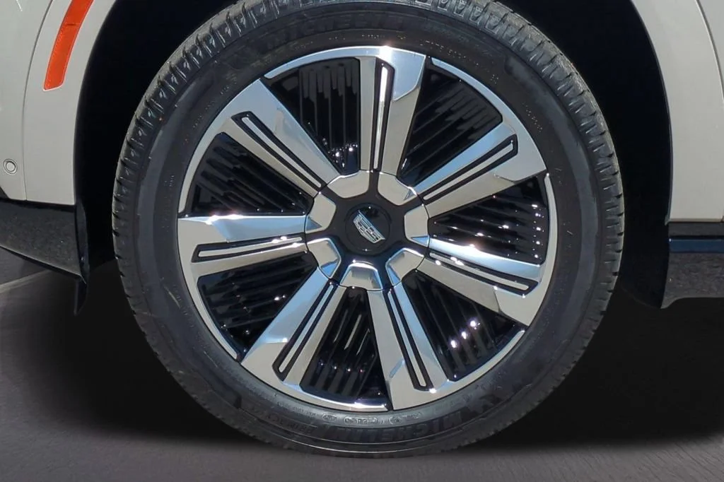 2026 Cadillac Escalade IQL Luxury - Photo 13