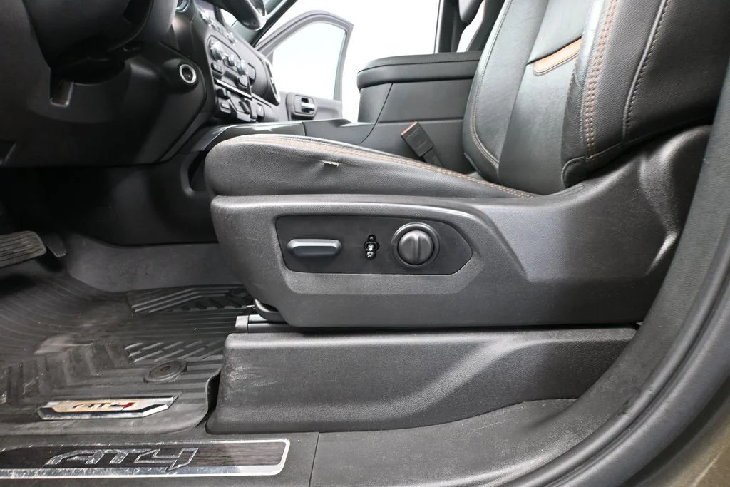 Used 2022 Green GMC AT4 image 28