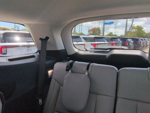 New 2026 Space White Metallic Ford Active image 16