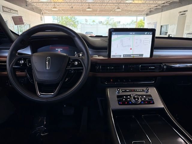 Used 2022 White Lincoln Grand Touring image 19