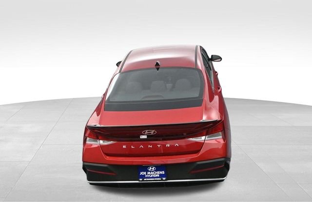 Certified Used 2025 Red Hyundai SEL Sport image 27