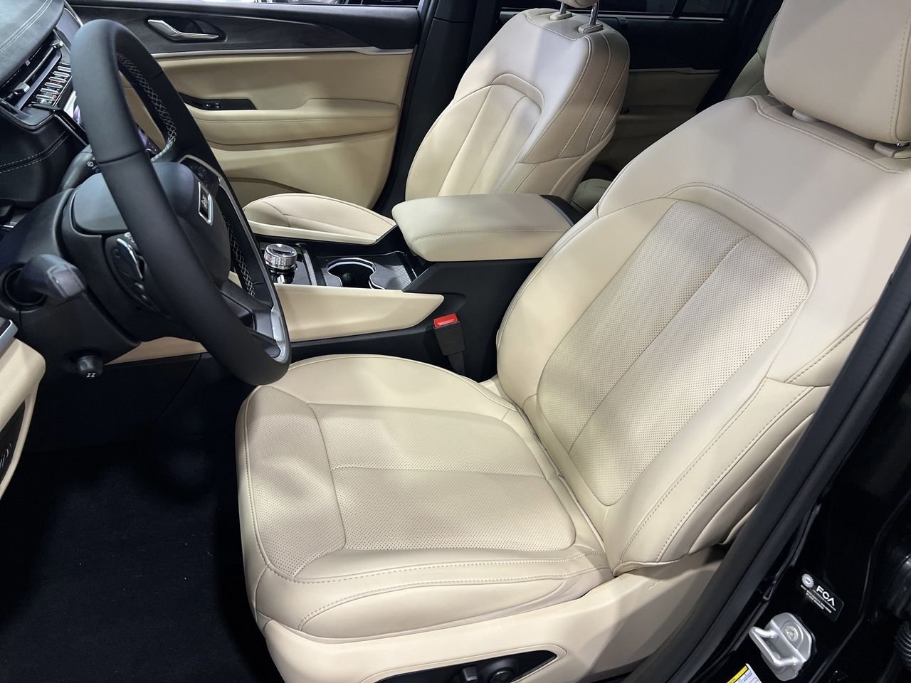 2025 Jeep Grand Cherokee Limited - Photo 23