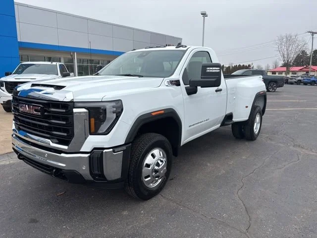 2026 GMC Sierra 3500HD Pro - Photo 2