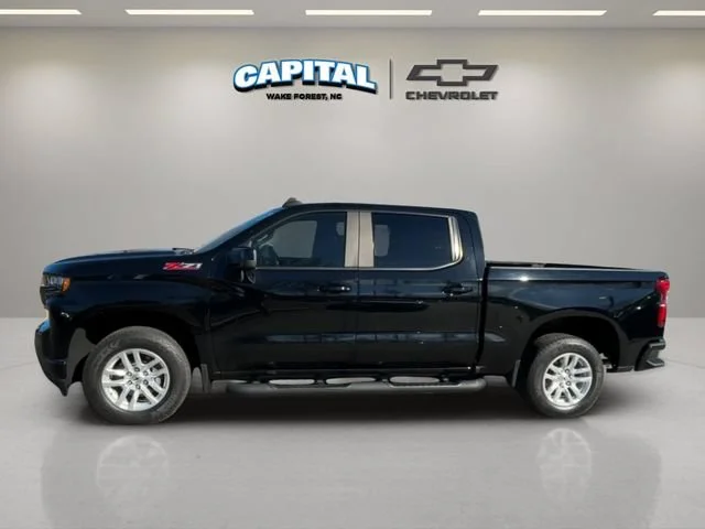 Used 2020 BLACK Chevrolet RST image 2