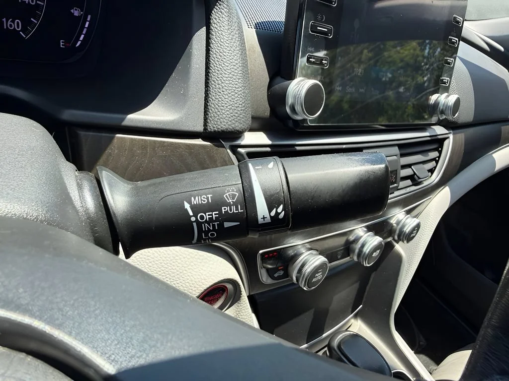 Used 2020  Honda EX-L image 32