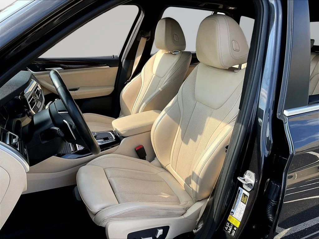 Used 2022 Dark Graphite BMW xDrive30i image 23