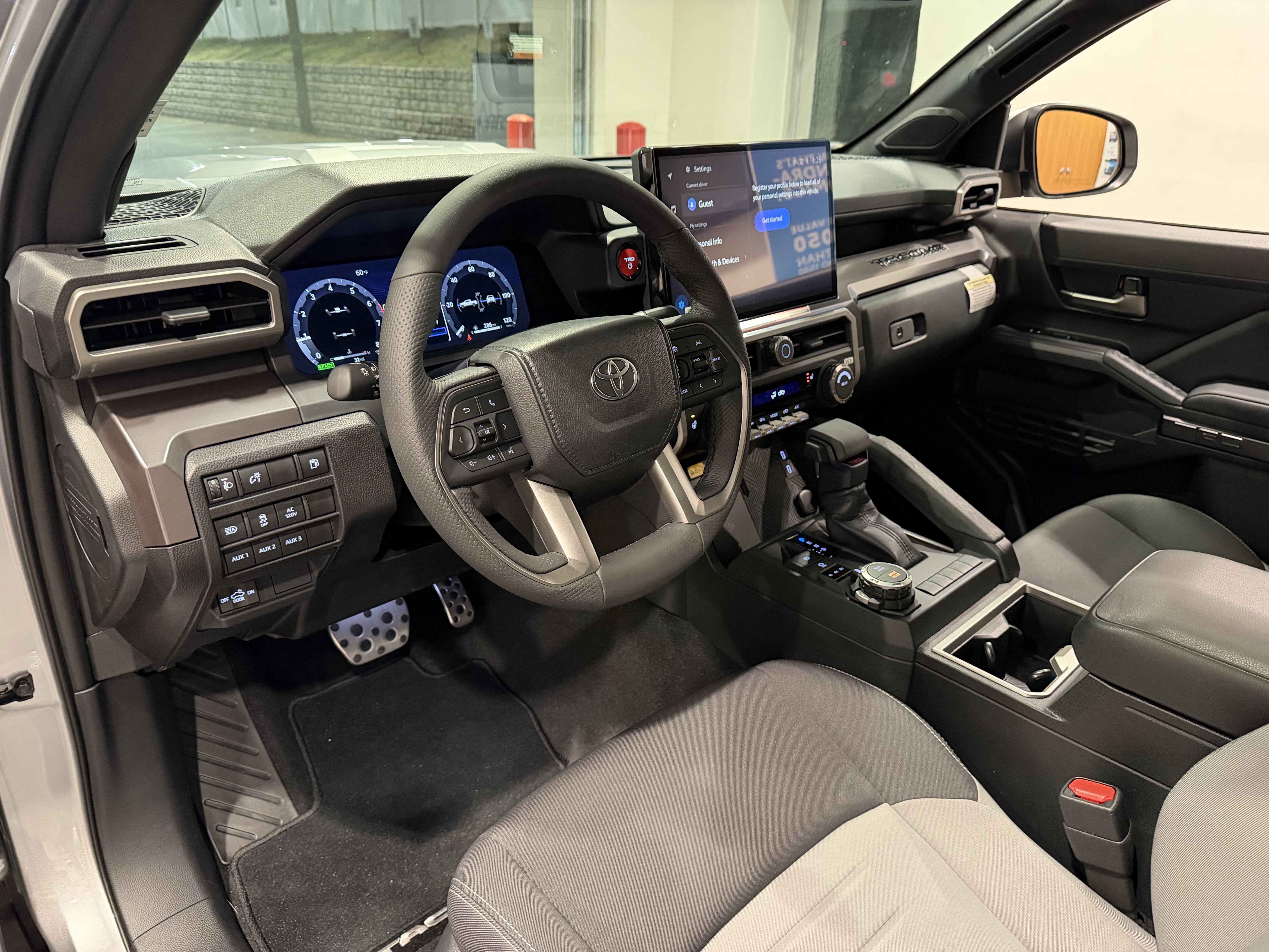 2025 Toyota Tacoma TRD Sport - Photo 23