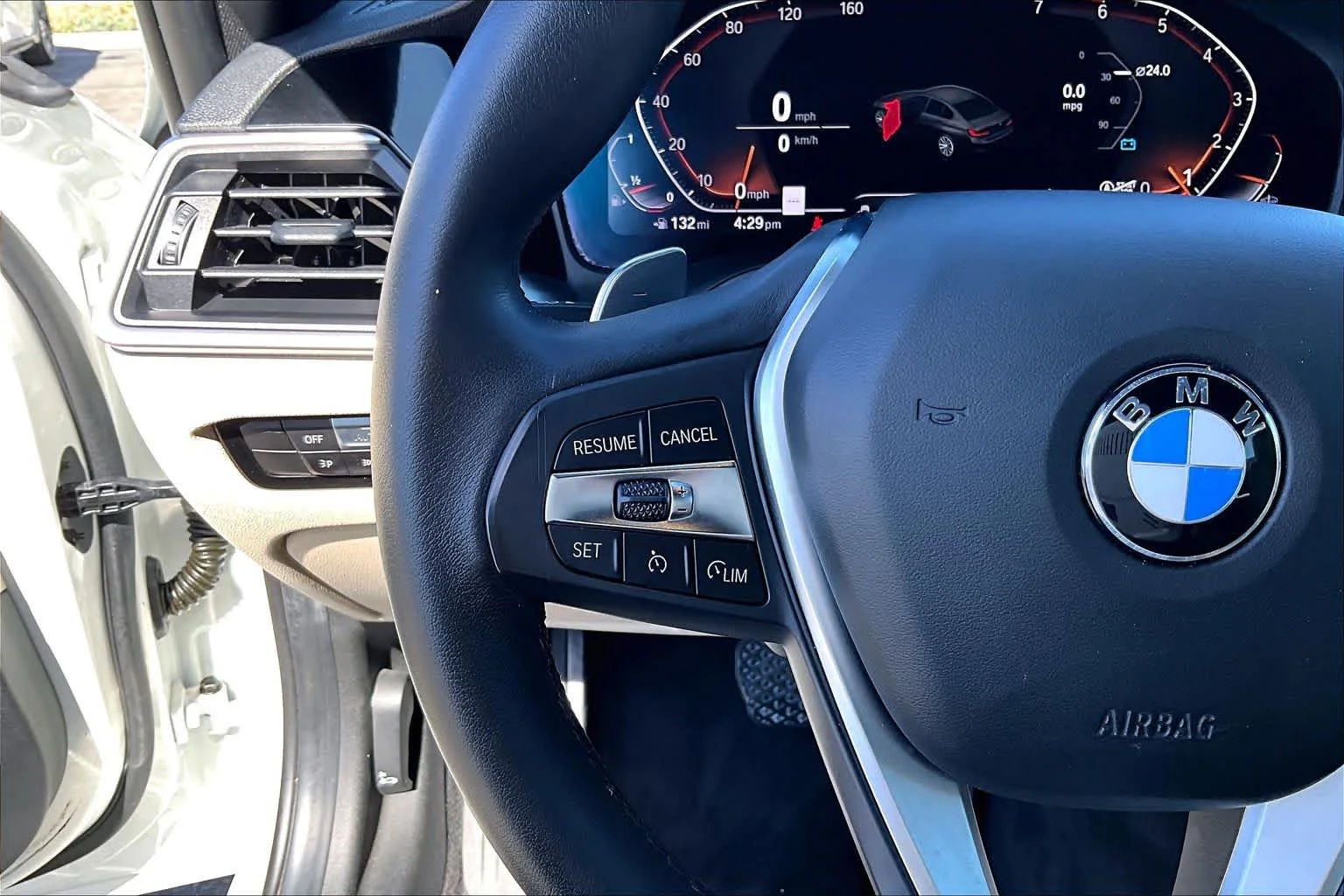 Used 2019 Alpine White BMW 330i image 22