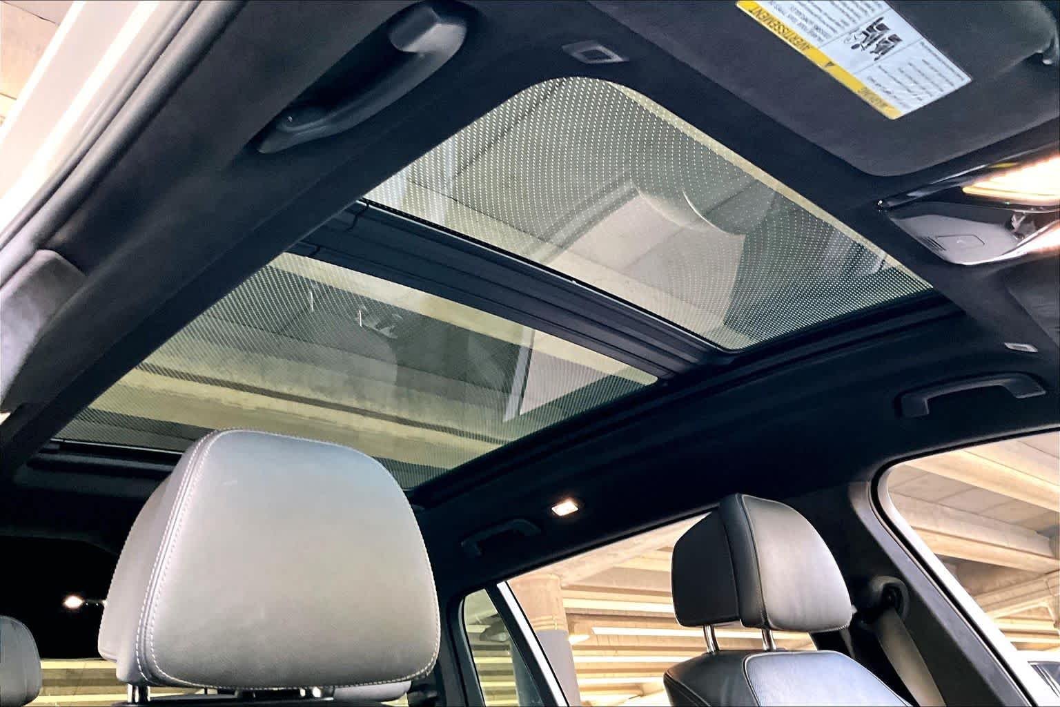 Used 2019 Mineral White Metallic BMW xDrive50i image 13