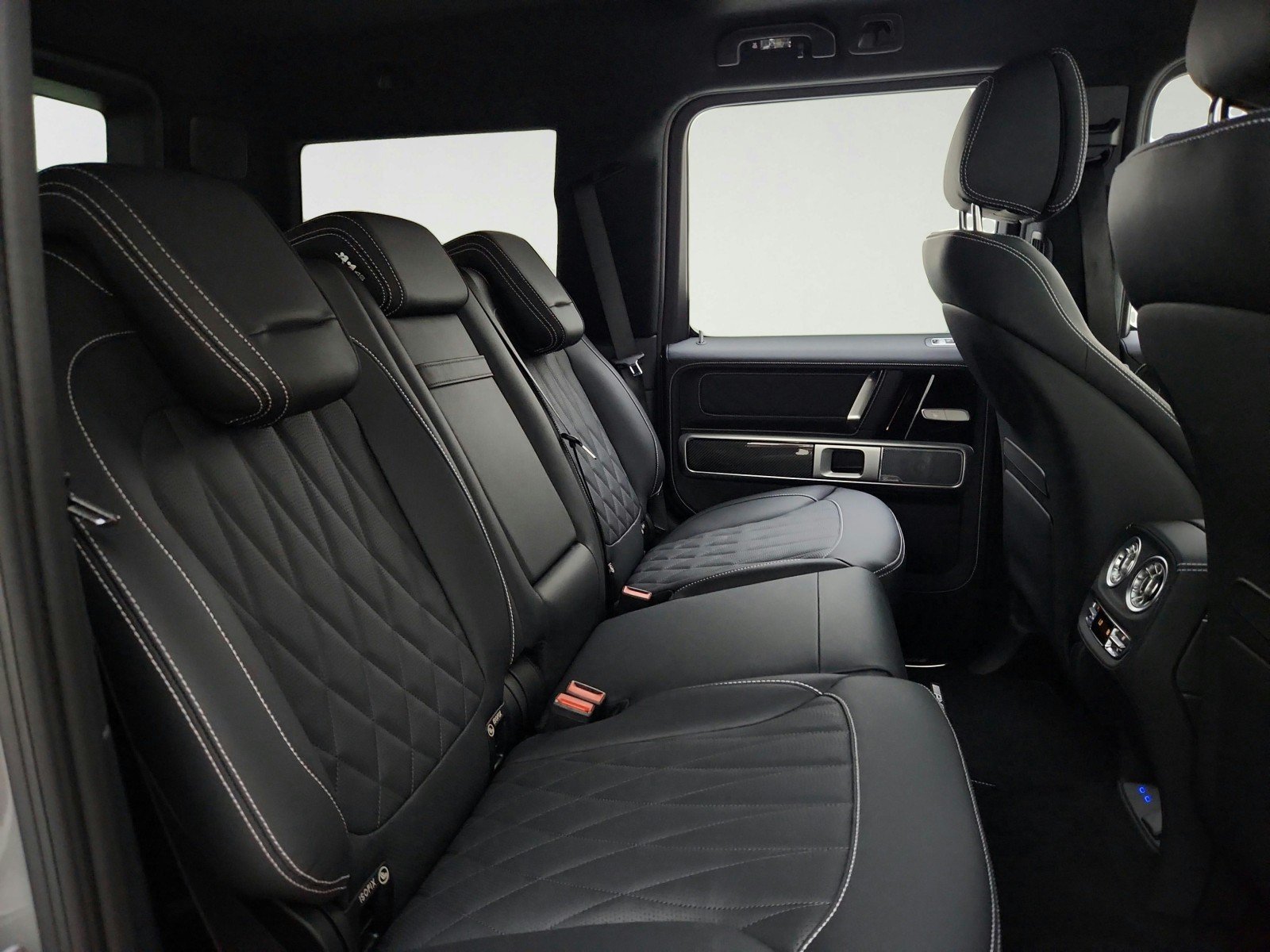 New 2027 MANUFAKTUR Arabian Grey Non- Metallic Mercedes-Benz AMG® G 63 SUV image 27