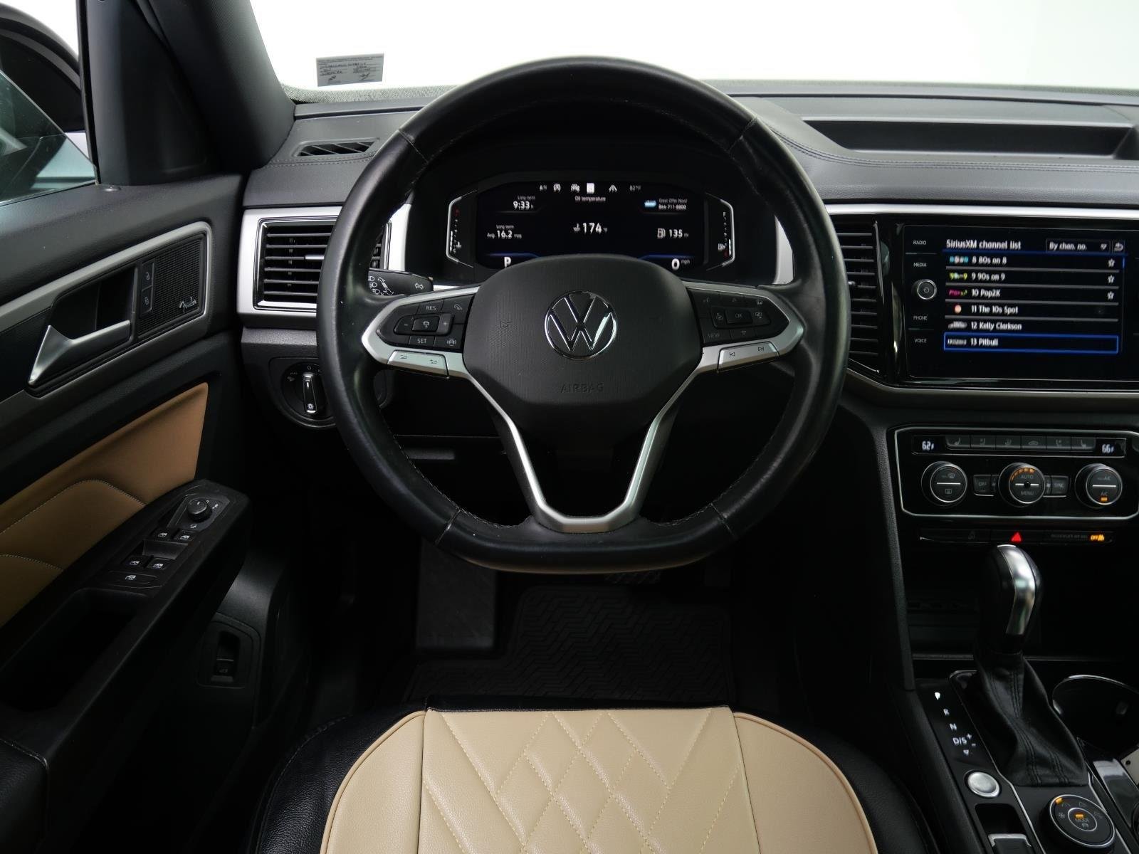 Used 2020 Deep Black Pearl Volkswagen 3.6L V6 SEL Premium image 32