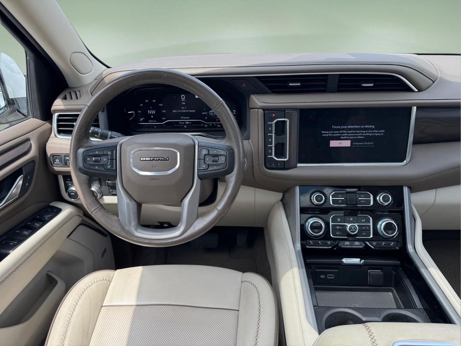 Used 2022 White Frost Tricoat GMC Denali image 18