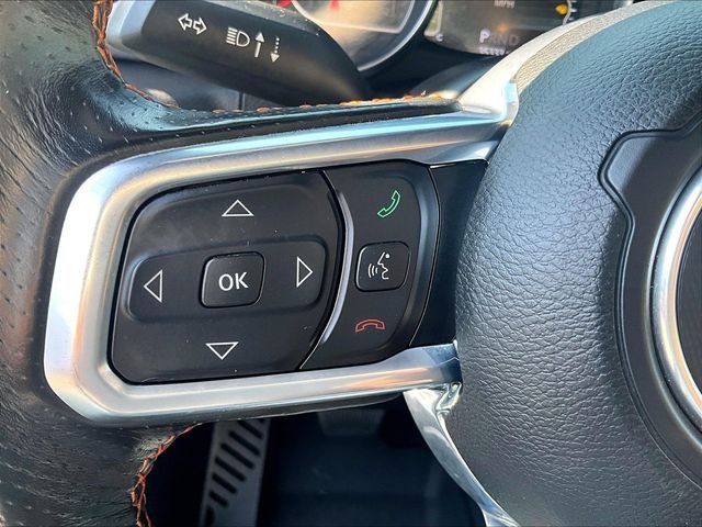 Used 2020 White Jeep Mojave image 23