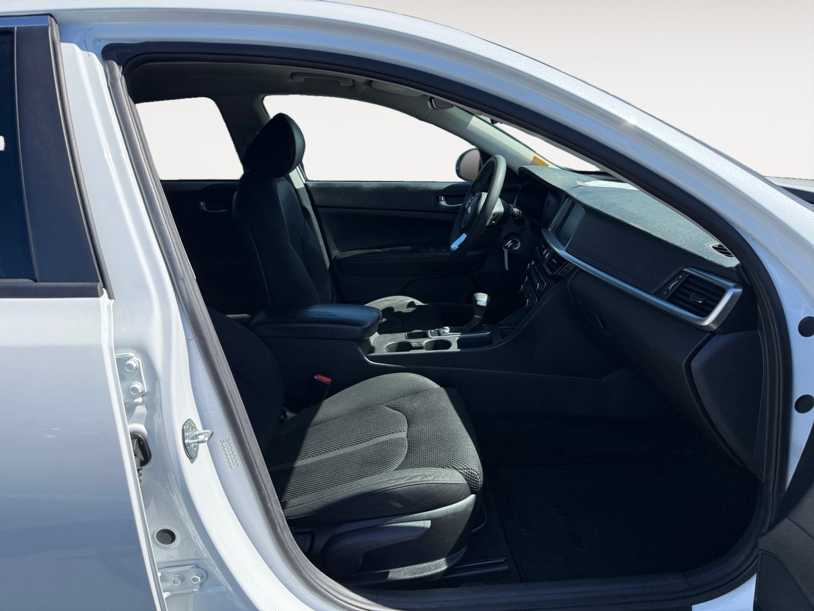 Used 2020 Snow White Pearl Kia LX image 19