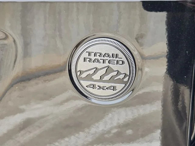 New 2026 Black Clear-Coat Exterior Paint Jeep Sahara image 35