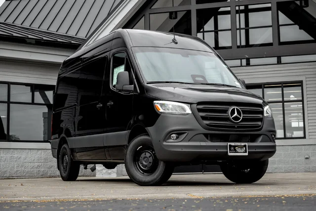 2026 Mercedes-Benz Sprinter 2500 Crew 144 WB