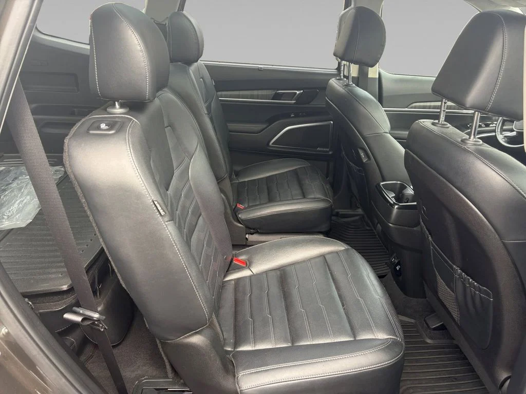 Used 2023 Green Kia SX-Prestige image 17
