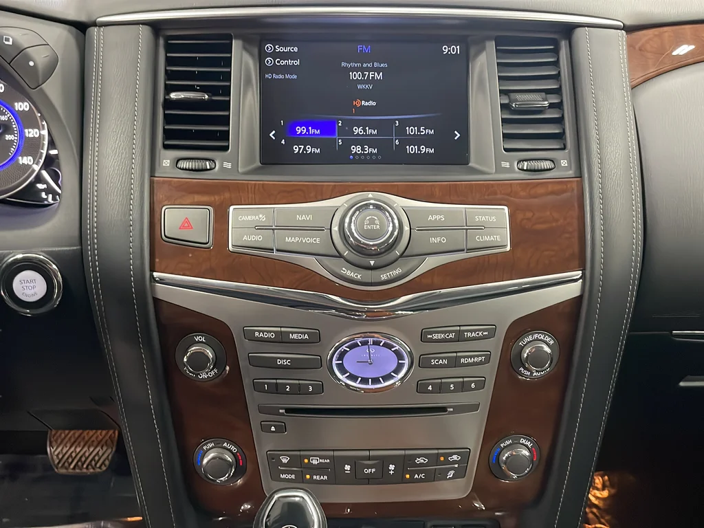 Used 2019 Black INFINITI LUXE image 33