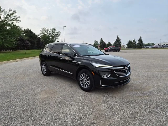 Used 2023 Black Buick Essence image 4