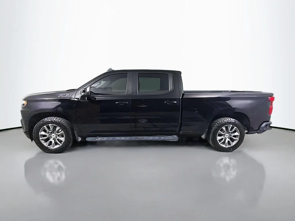 Used 2021 BLACK Chevrolet RST image 9