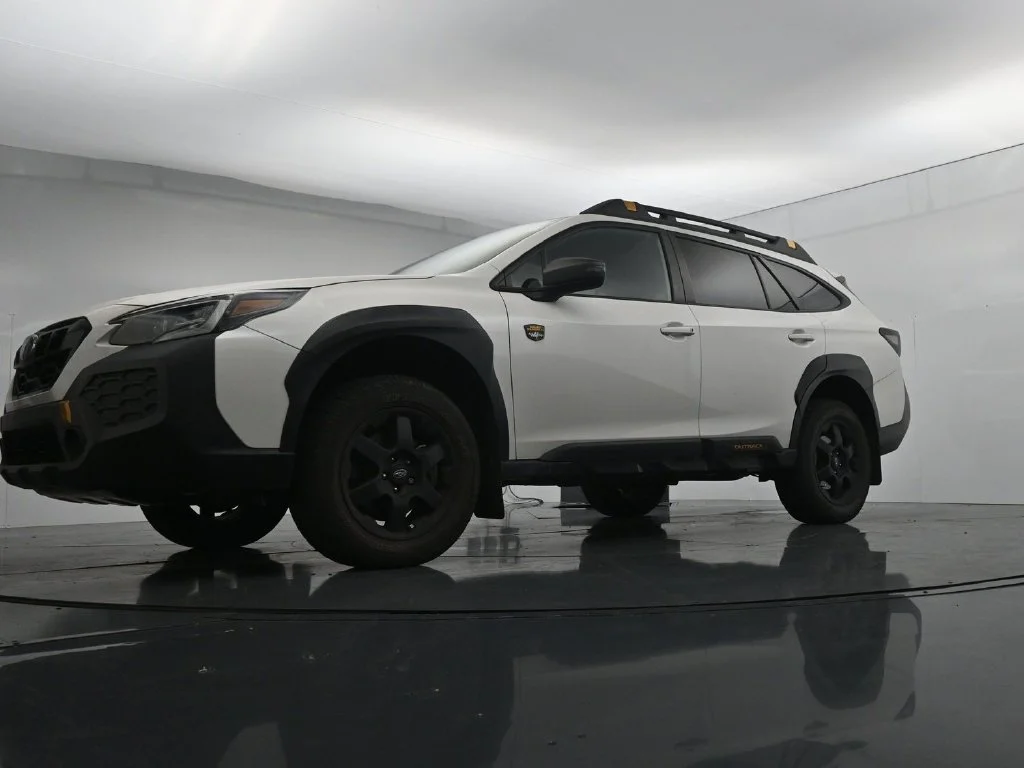 Used 2024 White Subaru Wilderness image 19