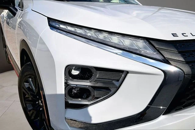 Used 2024 White Mitsubishi Ralliart image 31