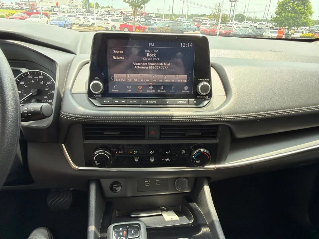 Used 2024 Silver Nissan S image 22