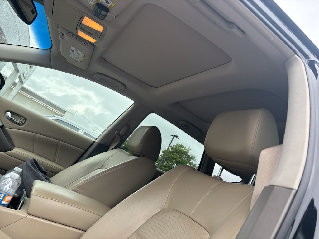 Used 2011 Super Black Nissan SL image 3