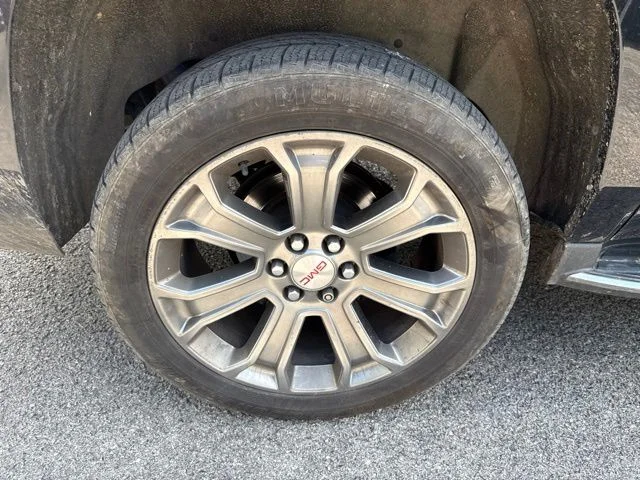 Used 2016 Black GMC SLE image 11