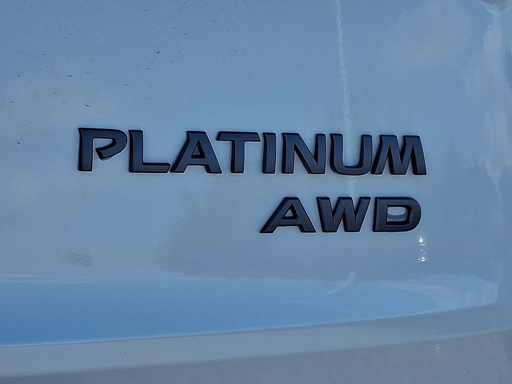 New 2026 Everest White Pearl TriCoat / Super Black Two-tone Nissan Platinum image 20