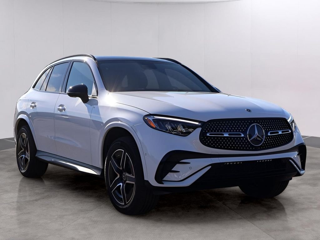 Used 2026 MANUFAKTUR Moonlight White Metallic Mercedes-Benz GLC 300 image 3