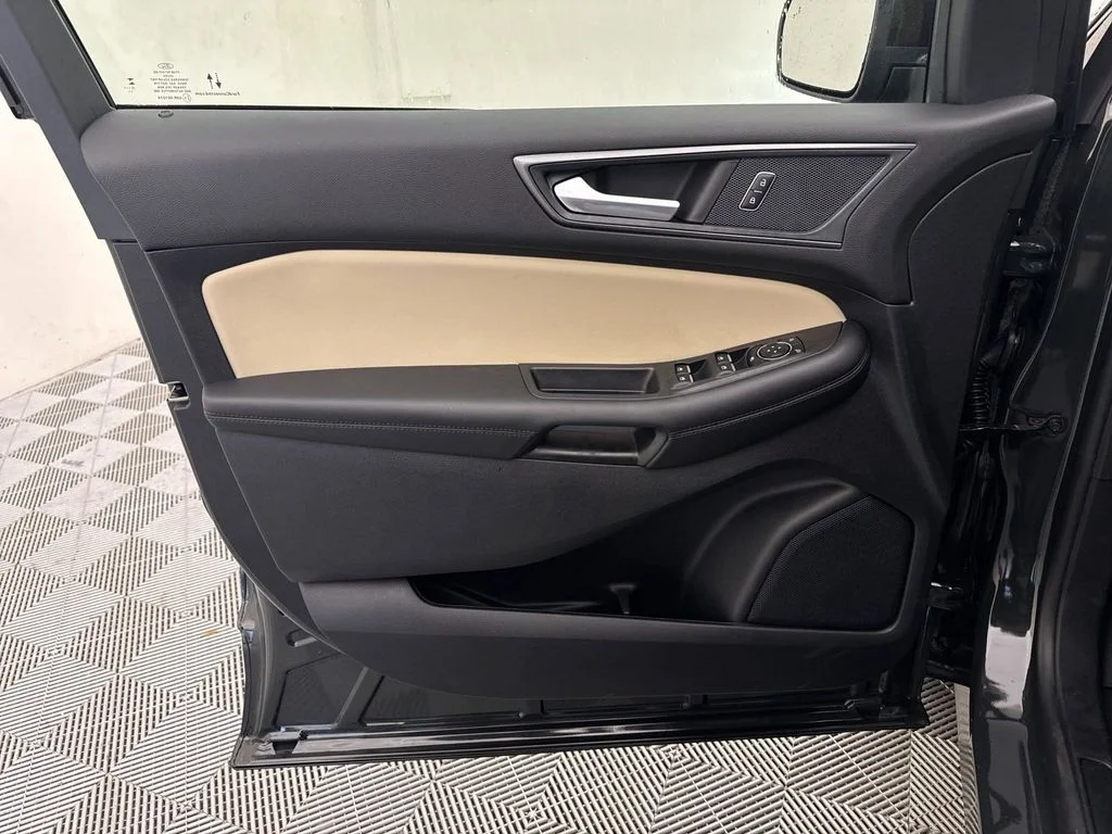 New 2024 Green Ford SE image 20