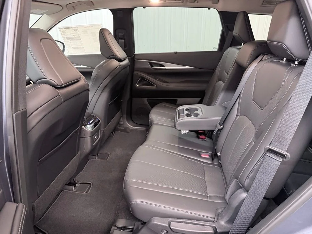 Certified Used 2026 Blue INFINITI LUXE image 31