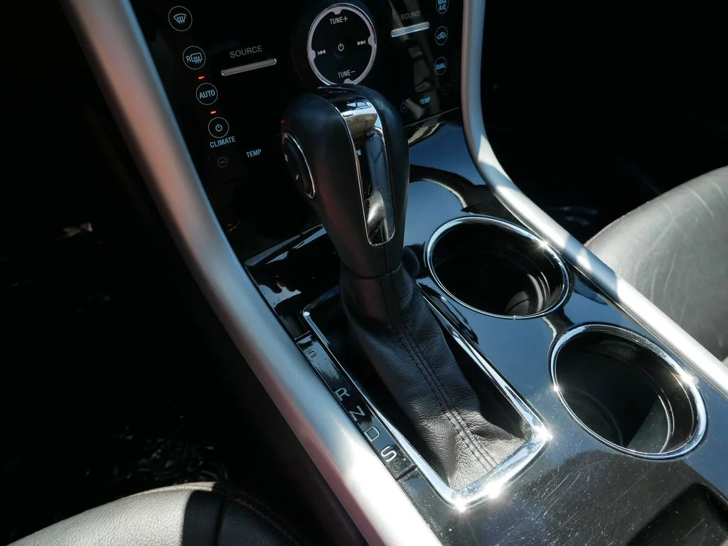 Used 2014 White Ford Limited image 23