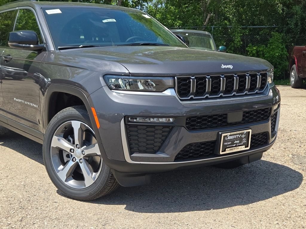 New 2026 Baltic Gray Metallic Clearcoat Jeep Limited image 2