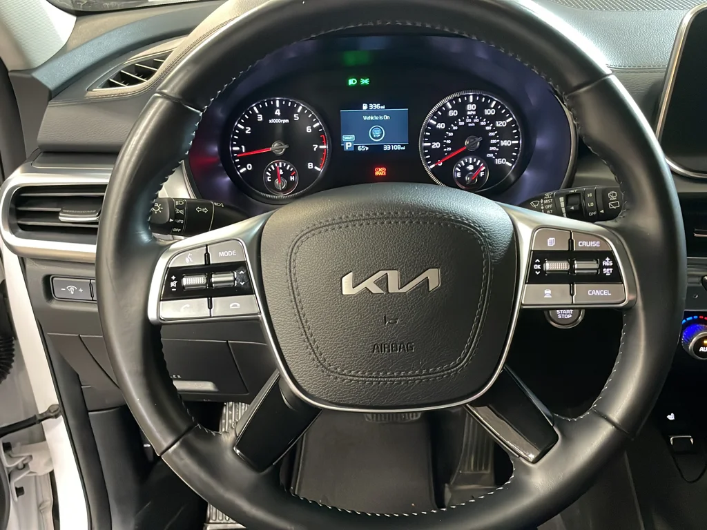 Certified Used 2022 White Kia S image 37